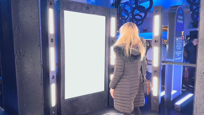 Besucher können einen 3D-Scan von sich anfertigen lassen. (Bild: Martin Wolf/Golem.de)