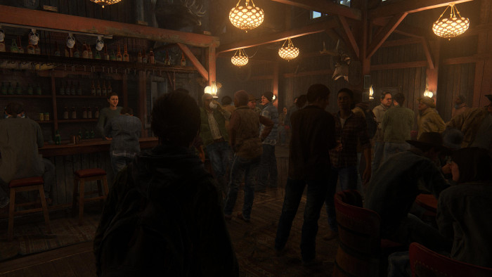 Das Umgebungslicht in der Bar wirkt in der Fassung für die PS5 natürlicher ... (Bild: Naughty Dog/Screenshot: Golem.de)