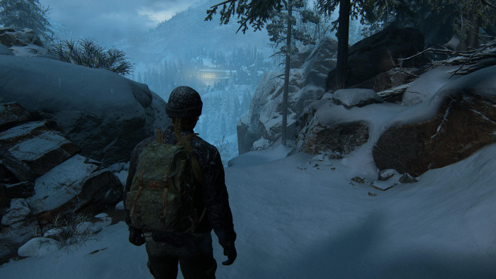 Die Innenbeleuchtung gegenüber strahlt auf der Playstation 5 ... (Bild: Naughty Dog/Screenshot: Golem.de)