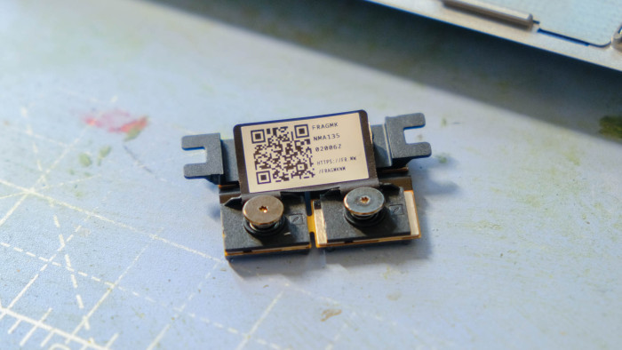 Um das Grafikkarten-Modul zu wechseln, ist Schraubarbeit gefragt. (Bild: Oliver Nickel/Golem.de)