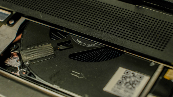 Sicht auf die Komponenten im Framework Laptop 16 (Bild: Oliver Nickel/Golem.de)