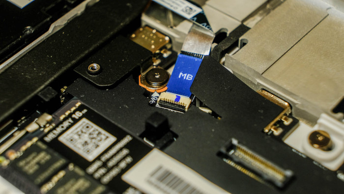 Sicht auf die Komponenten im Framework Laptop 16 (Bild: Oliver Nickel/Golem.de)