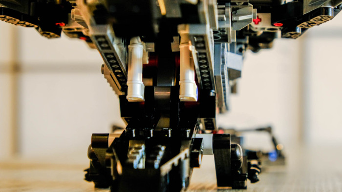 Lego Dune Atreides Royal Ornithopter 10327 (Bild: Oliver Nickel/Golem.de)