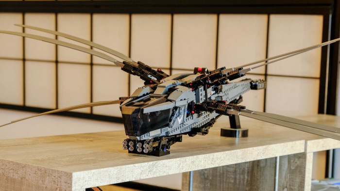 Lego Dune Atreides Royal Ornithopter 10327 (Bild: Oliver Nickel/Golem.de)