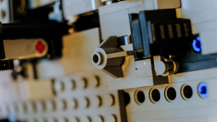 Lego Dune Atreides Royal Ornithopter 10327 (Bild: Oliver Nickel/Golem.de)