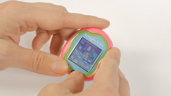 Das Farbdisplay ist nicht sonderlich hochauflösend, die Darstellungen sind aber putzig. (Bild: Martin Wolf/Golem.de)