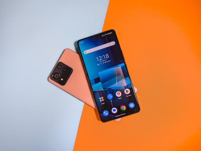 Das Zenfone 11 Ultra hat einen 6,78 Zoll großen Bildschirm. (Bild: Tobias Költzsch/Golem.de)