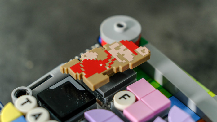 Mario schmückt die Escape-Taste. (Bild: Oliver Nickel/Golem.de)