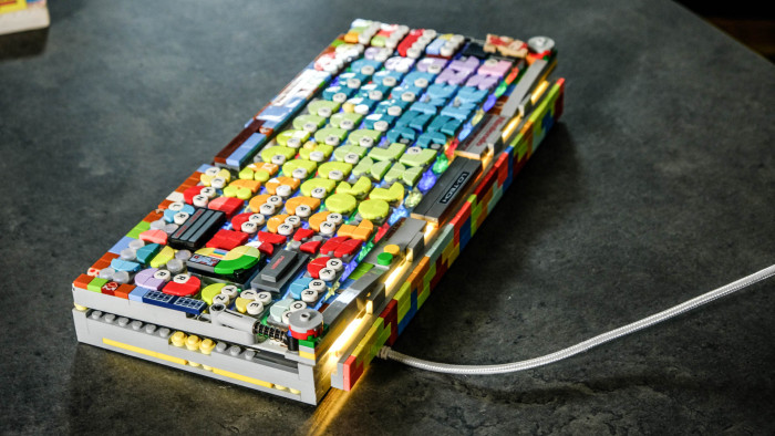 Wir haben etwas Beleuchtung installiert. (Bild: Oliver Nickel/Golem.de)