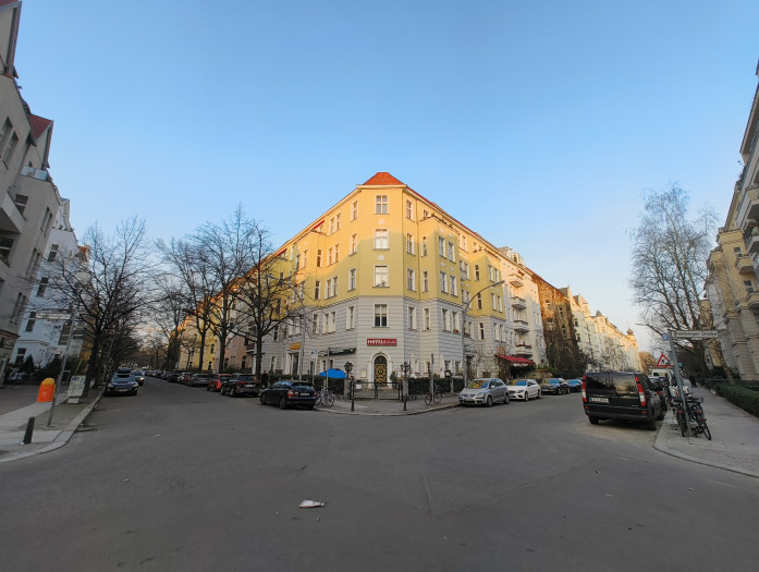 Ein mit der Superweitwinkelkamera gemachtes Foto. (Bild: Tobias Költzsch/Golem.de)