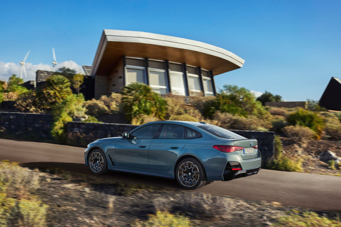 BMW i4 M50 xDrive (Bild: BMW)