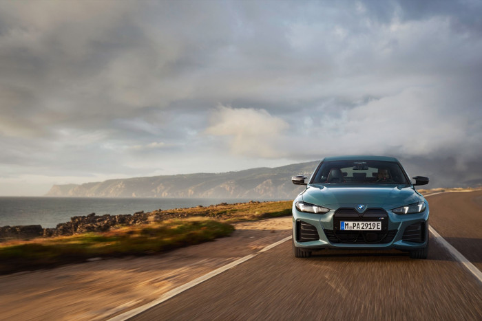 BMW i4 M50 xDrive (Bild: BMW)