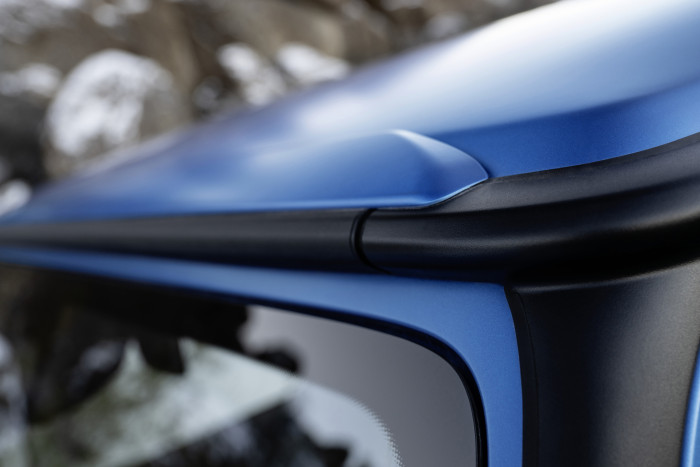 Der besseren Aerodynamik dient auch die Spoilerlippe an der Dachzierleiste. (Foto: Mercedes-Benz)