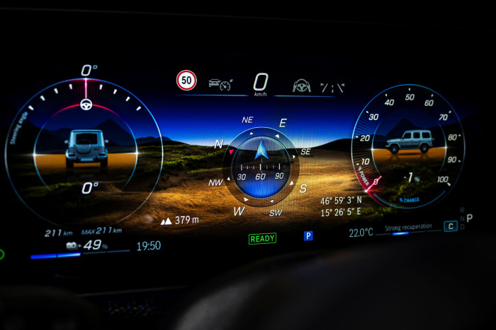 Der Offroadmodus lässt sich im Infotainmentsystem aktivieren. (Foto: Mercedes-Benz)