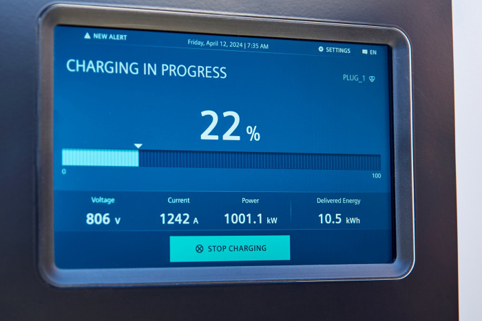 Mercedes-Benz konnte im April 2024 erstmals mit 1.000 kW laden. (Foto: Mercedes-Benz)