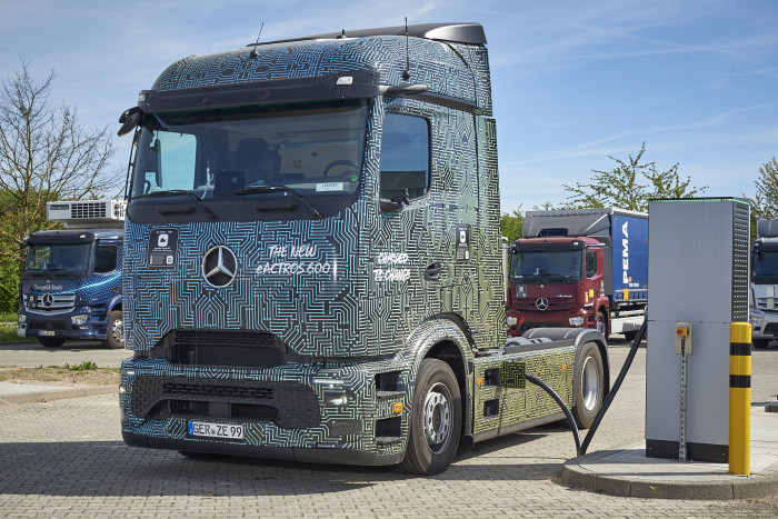 Der eActros 600 soll künftig mit bis zu 1.000 Kilowatt (kW) laden. (Foto: Mercedes-Benz)