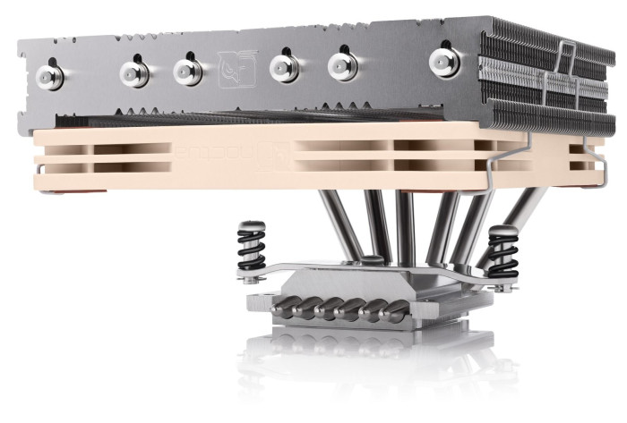 Auf der Unterseite bleibt mehr Platz für Mainboard-Komponenten und Arbeitsspeicher. (Quelle: Noctua)