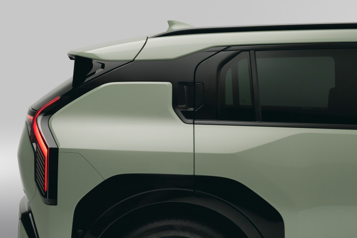 Die Griffe der hinteren Türen sind oben neben dem Fenster angebracht. (Foto: Kia)