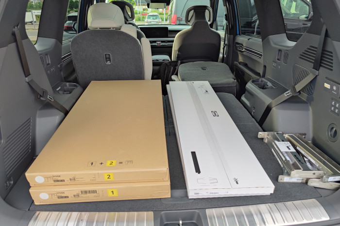 Das SUV eignet sich auch als Transportmittel für sperrige Gegenstände. (Foto: Friedhelm Greis/Golem.de)