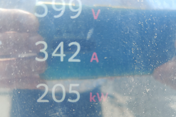 Tatsächlich hat das System jedoch nur mit maximal 630 Volt geladen. (Foto: Friedhelm Greis/Golem.de)