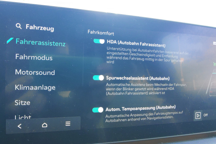 Der EV9 verfügt über eine ganze Palette an Assistenzsystemen. (Foto: Friedhelm Greis/Golem.de)