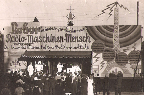 Ein Nachahmer von Whitman stellt seinen eigenen Radiomenschen aus. (Bild: Public Domain)