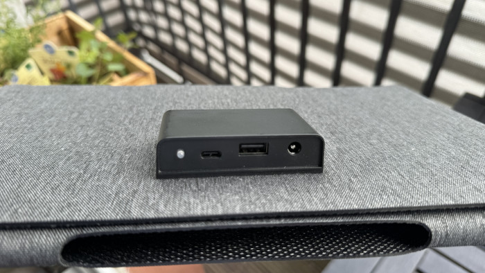 Lade-Plug der Big Blue Solar Powa 30 (Bild: Jürgen Vielmeier)