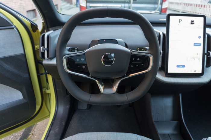 Es gibt nur wenige Knöpfe für die Bedienung. (Bild: Werner Pluta/Golem.de)