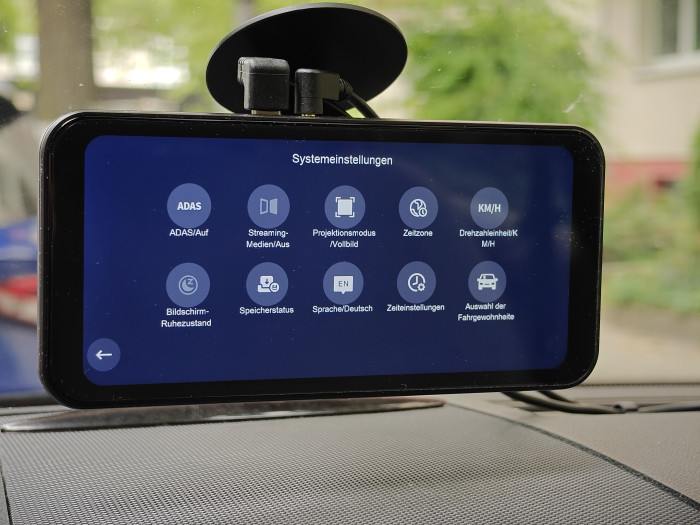 Unter anderem in den Einstellungen können die ADAS-Hinweise deaktiviert werden. (Bild: Tobias Költzsch/Golem.de)