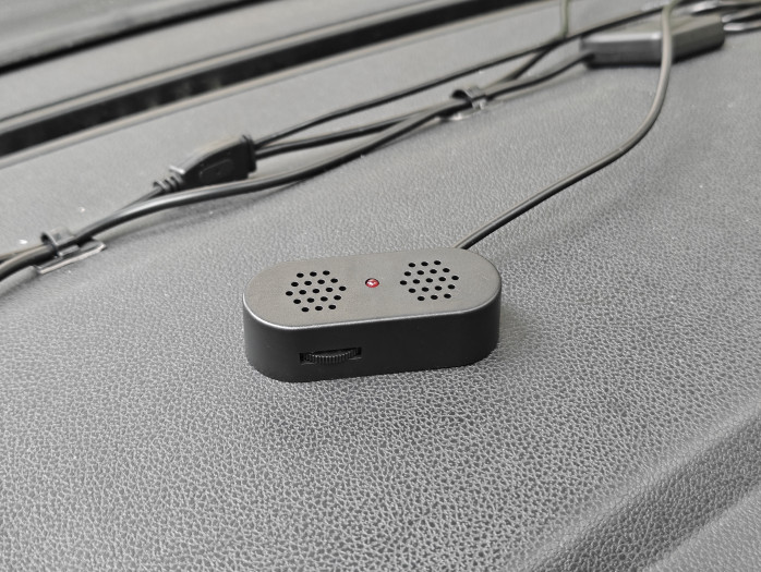 Der Summer für die Rückfahrkamera piept stärker, je näher man einem Hindernis kommt. (Bild: Tobias Költzsch/Golem.de)