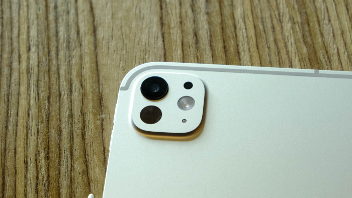 Es fehlt eine Kamera des Vorgängermodells. (Bild: Oliver Nickel/Golem.de)