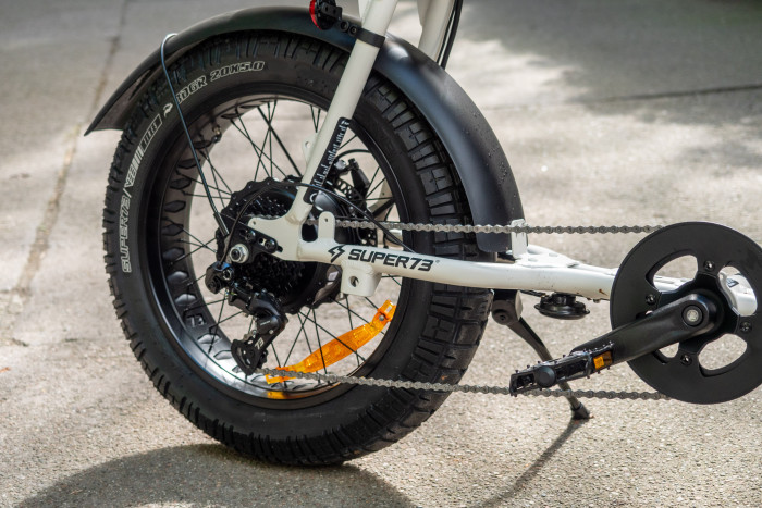 Am Anfang machte uns die Kettenschaltung Probleme, die wir aber schnell beheben konnten. (Bild: Martin Wolf/Golem.de)