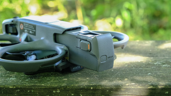 Akkus lassen sich leicht tauschen. (Bild: Oliver Nickel/Golem.de)