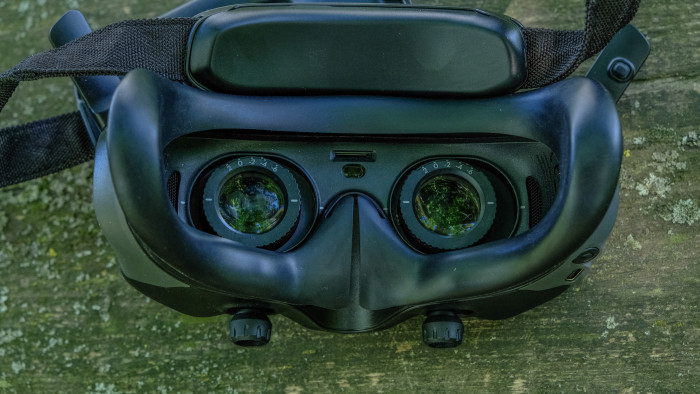 Es lassen sich Augenabstand und Sehstärke individuell einstellen. (Bild: Oliver Nickel/Golem.de)