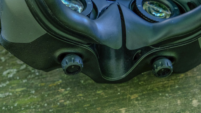 Dazu dienen auch die Drehregler an der Unterseite. (Bild: Oliver Nickel/Golem.de)