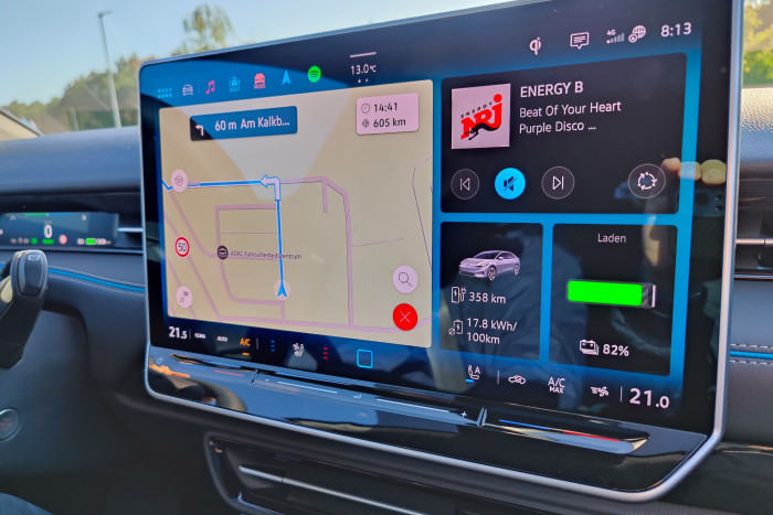 Die wichtigsten Menüpunkte sind über eigene Tasten schnell aufrufbar. (Foto: Martin Wolf/Golem.de)