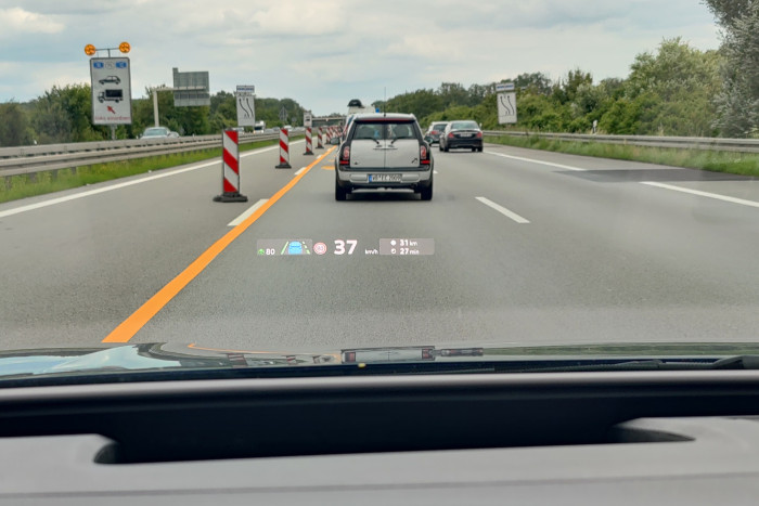 Das Head-up-Display gehört zur Serienausstattung. (Foto: Friedhelm Greis/Golem.de)