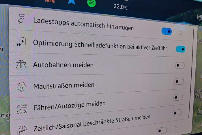 Anschließend müssen die Optionen zum Punkt "Ladestopps automatisch hinzufügen" aufgerufen werden. (Foto: Friedhelm Greis/Golem.de)