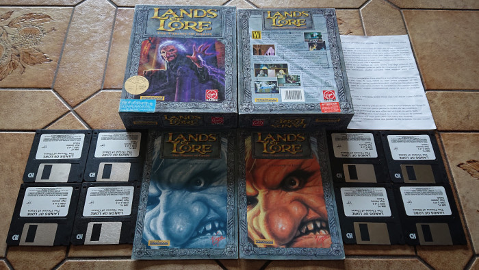Leider handelt es sich hier nicht um die CD-Version von Lands of Lore mit der tollen Sprachausgabe, sondern nur um das Original auf acht Disketten. Das abgebildete Exemplar ist zudem komplett in Französisch - dafür aber vollständig erhalten und eine Zierde für den Sammler alter PC-Spiele. (Quelle: Medienagentur Plassma)