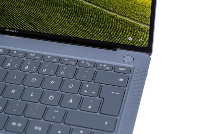 Ein Fingerabdruckleser kann neben Windows-Hello für schnelles Login genutzt werden. (Quelle: Martin Wolf/Golem.de)