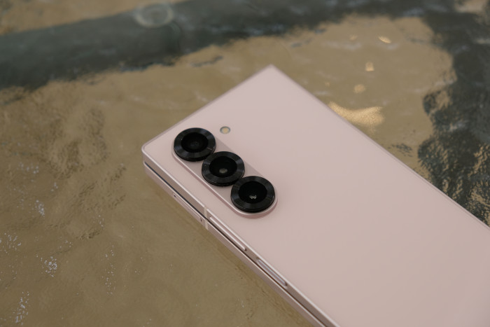 Die Kamera ist identisch mit der des Galaxy Z Fold 5. (Bild: Tobias Költzsch/Golem.de)