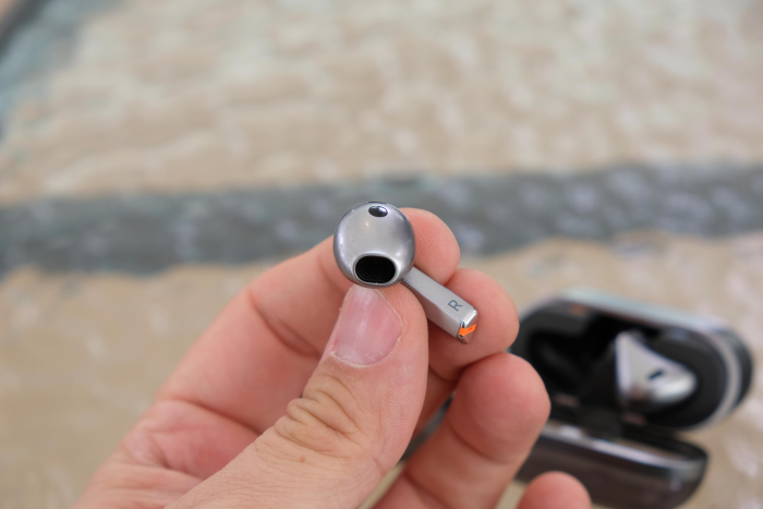 Die neue Galaxy-Buds-3-Modellreihe (Bild: Tobias Költzsch/Golem.de)