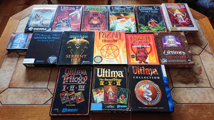 Die gesamte Serie: Neben den Hauptteilen sind auf dem Foto auch einige Sammlungen zu sehen, die mehrere Episoden in einer Schachtel vereinen. (Quelle: Medienagentur Plassma)