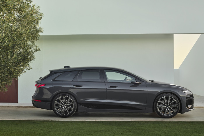 Der A6 ist 4,93 m lang und 1,92 m breit. (Foto: Audi)