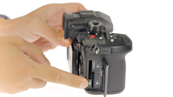 Die Kartenslots der GH7 (Bild: Martin Wolf/Golem.de)