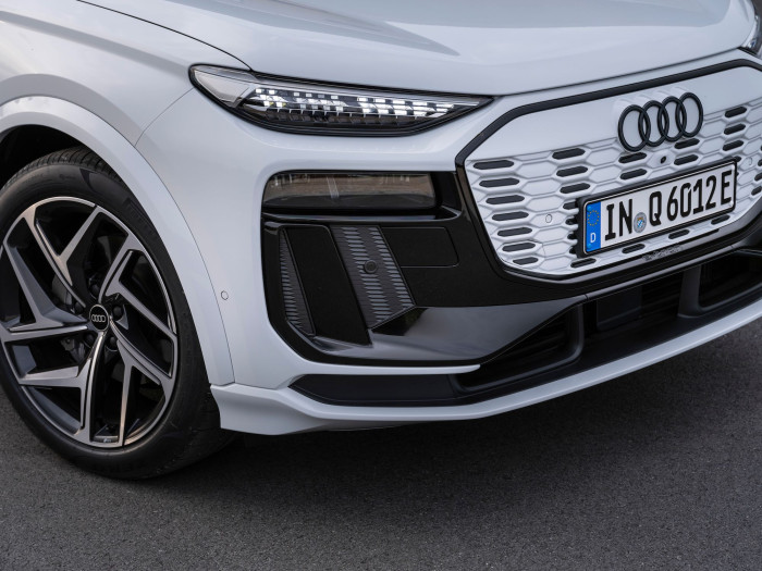 ..., was besonders ins Auge fällt, wenn die Elemente in unterschiedlichen Farben lackiert sind. (Bilder: Audi)