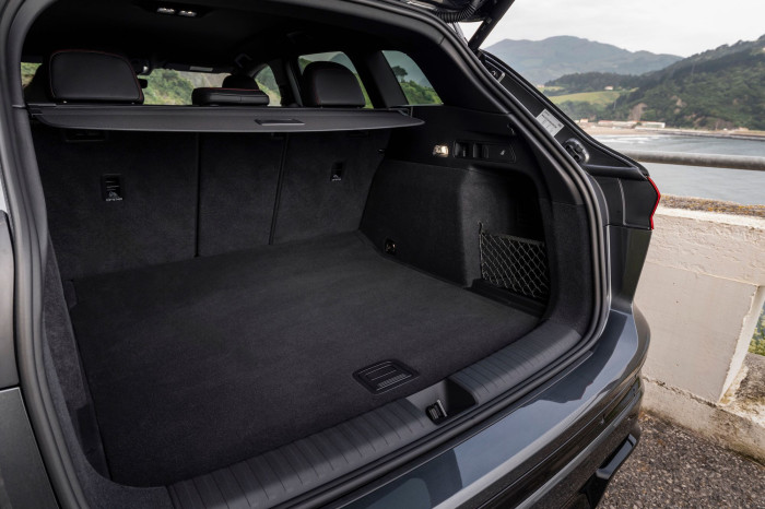 526 Liter Stauraum bietet der Kofferraum. Mit einer umgeklappten Rückbank sind es 1.529 Liter. (Bild: Audi)