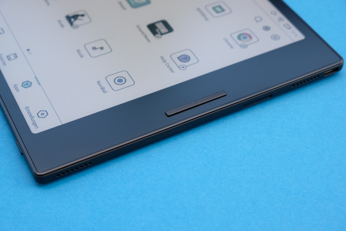 Das Boox Go Color 7 ist nicht einmal 7 mm dick. (Bild: Tobias Költzsch/Golem.de)