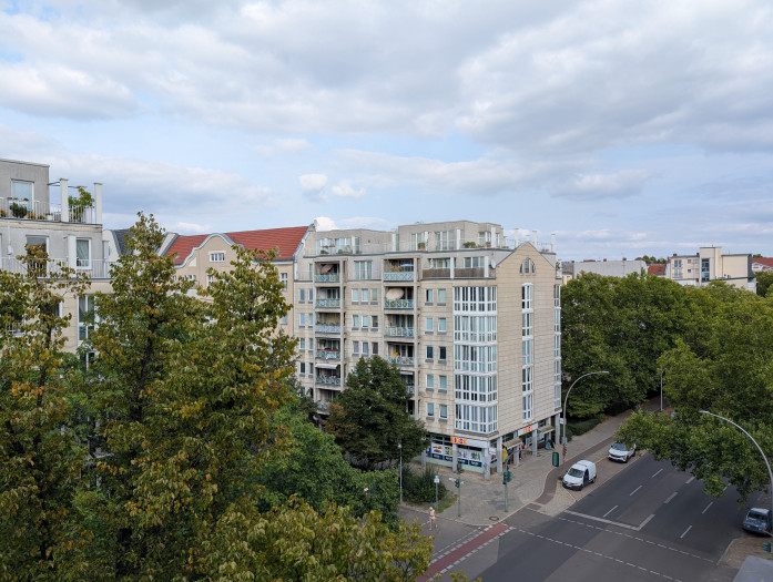 Die Bildqualität ähnelt der des Vorgängermodells sehr: Bilder werden ausgeglichen belichtet, die Schärfe stimmt. (Bild: Tobias Költzsch/Golem.de)