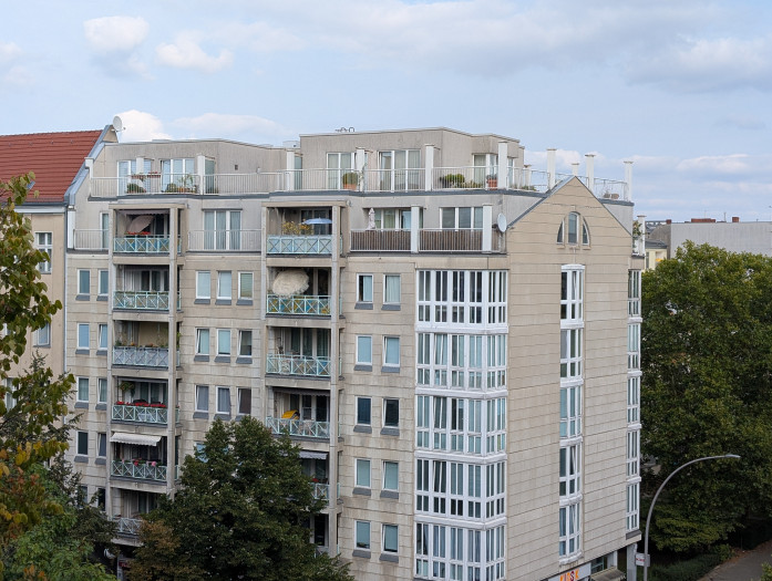 Die zweifache Vergrößerung wird digital generiert. (Bild: Tobias Költzsch/Golem.de)